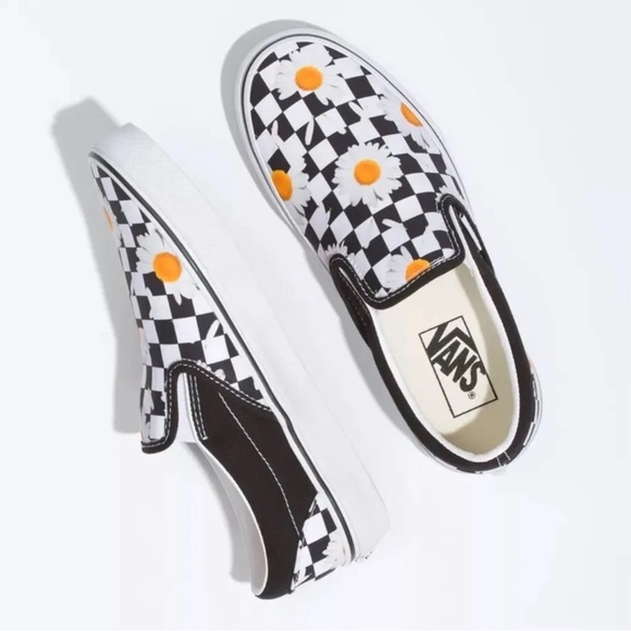 Vans Women’s Classic Slip-On  "Love Me/Love Me Not" Checker Daisy  VN0A5JMHB0B - Picture 9 of 11